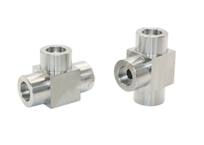 Nascóirí Tee Táthú Ardbhrú Cruach Dhosmálta